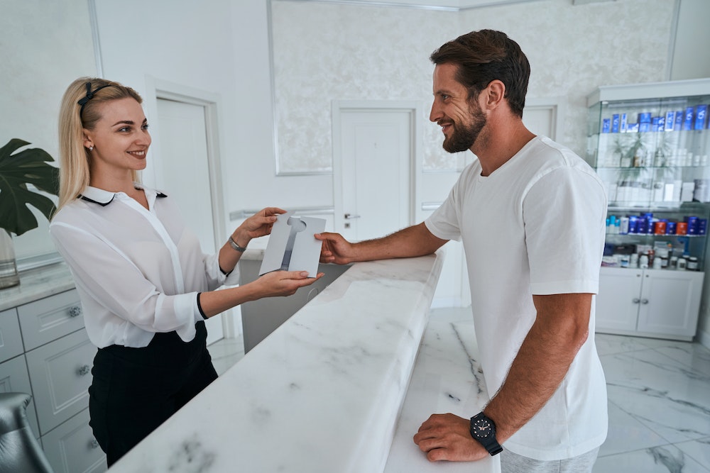 Cadeaux salariés : un levier stratégique pour le bien-être et l'engagement en entreprise